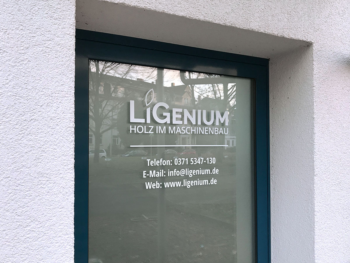 Türfolierung für LiGenium GmbH